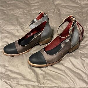Stylish Women's Gray, brown and Black Freebird Ankle Strap Shoes. Marilyn style.